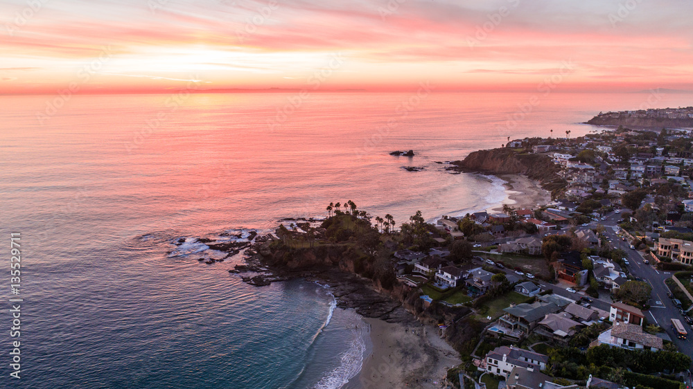 Obraz premium Gorgeous Sunset over Laguna Beach, Southern California