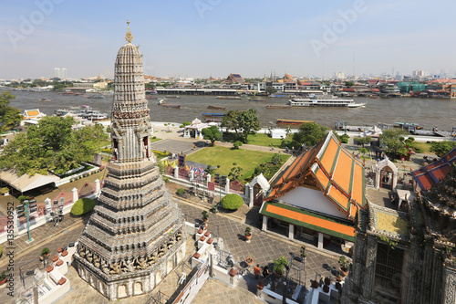 Photography BANGKOK, THAILAND - December 15, 2014: Wat Arun (Temple of Dawn)