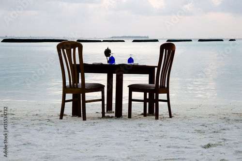Beach Dinner - Maldives © Adwo