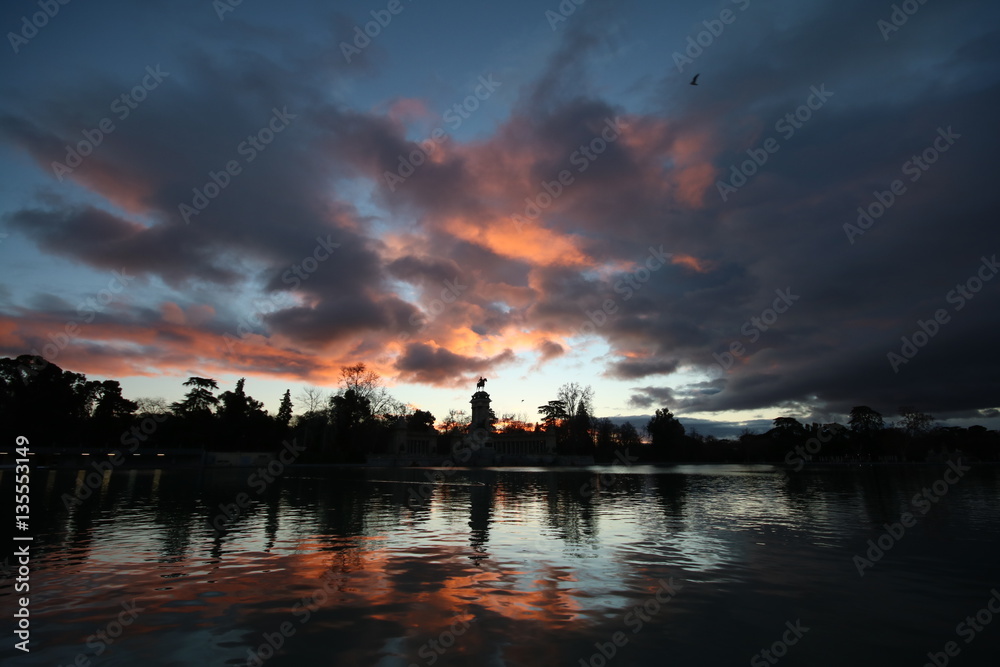 Fototapeta premium Sunrise an Retiro Park