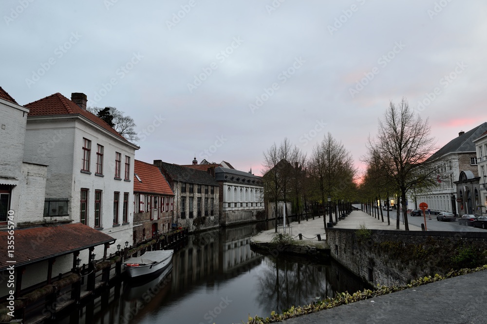 Naklejka premium ブルージュの歴史と街並み