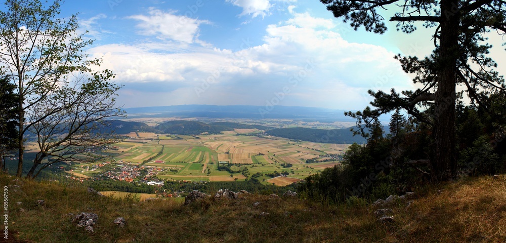 Fototapeta premium Aussicht ins Tal von Hoher Wand / Niederösterreich