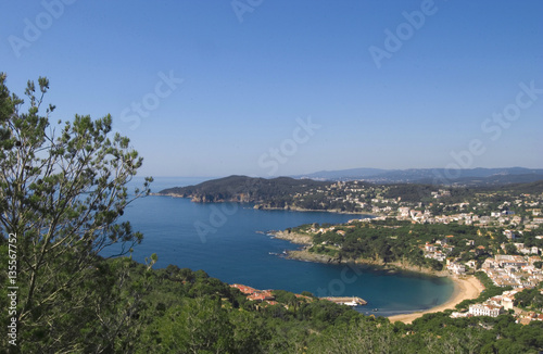 Costa Brava vista aerea de los pueblos de Llafranc y Calella de Palafrugell en Girona Cataluña España