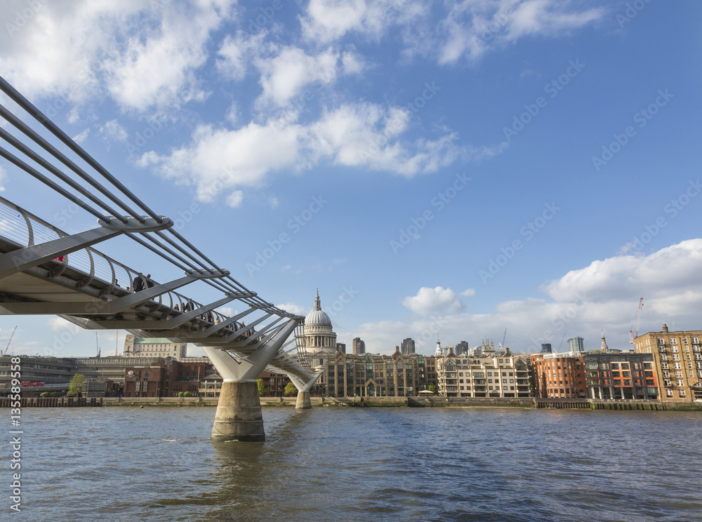Fototapeta premium Millennium Bridge, London