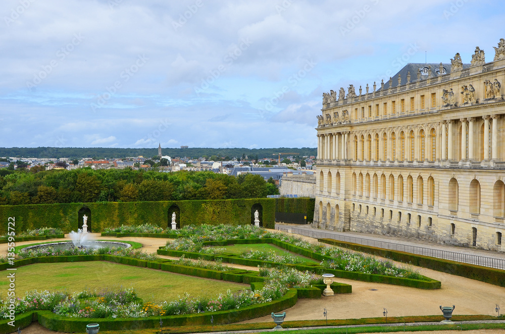 Obraz premium The Chateau de Versailles palace near Paris
