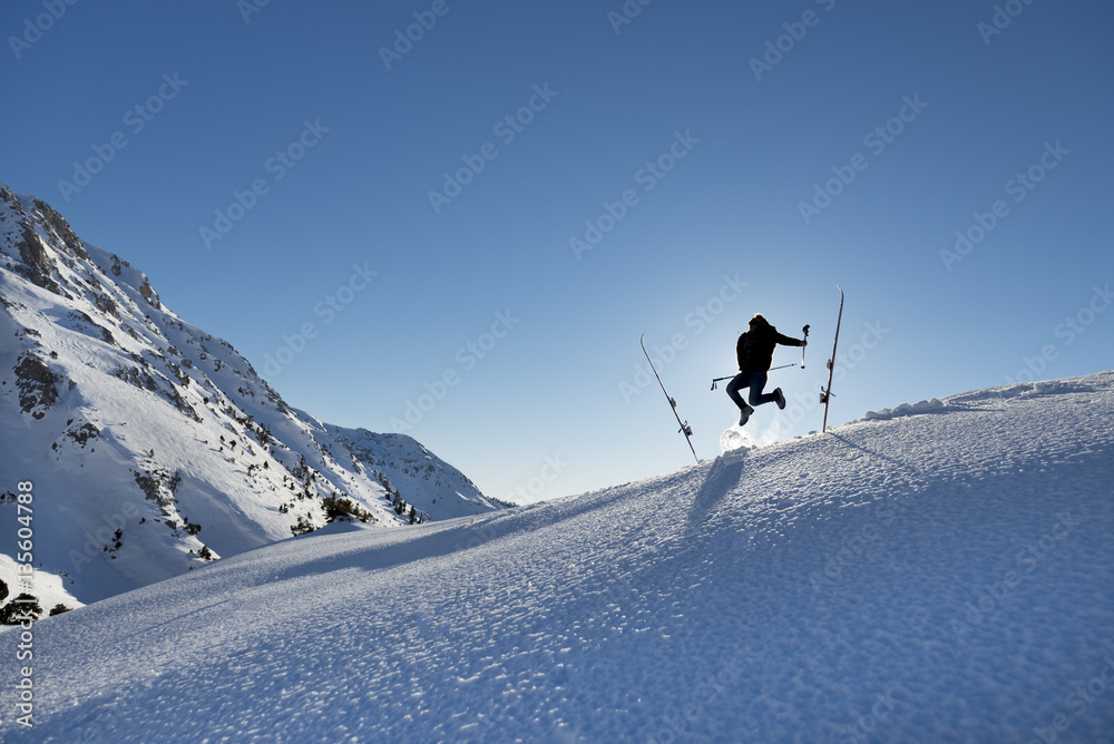 sevinçli kayakçı & zıplayan kayakçı