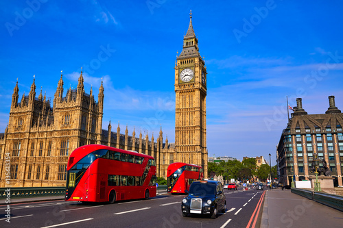 Naklejki na drzwi Wieża zegarowa Big Ben i autobus w Londynie