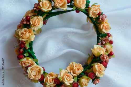 Floral round crown with pink rose