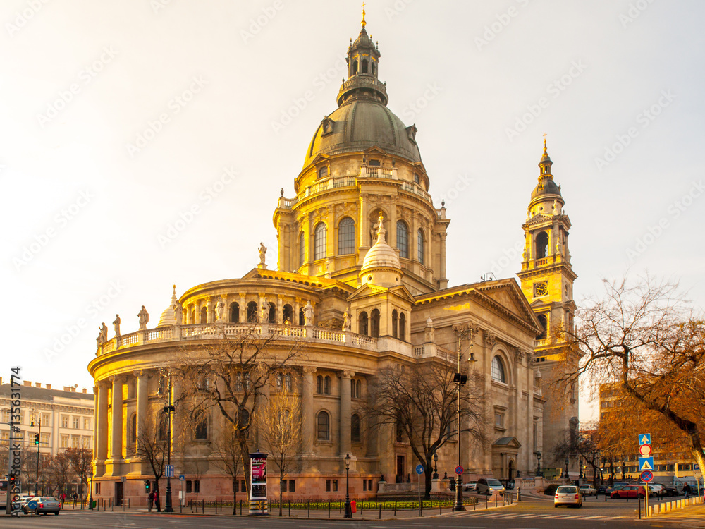 Obraz premium St. Stephen's Basilica in Budapest, capital city of Hungary, Europe.
