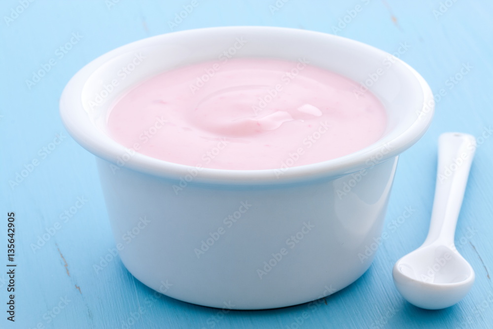 strawberry yogurt strawberry yogurt