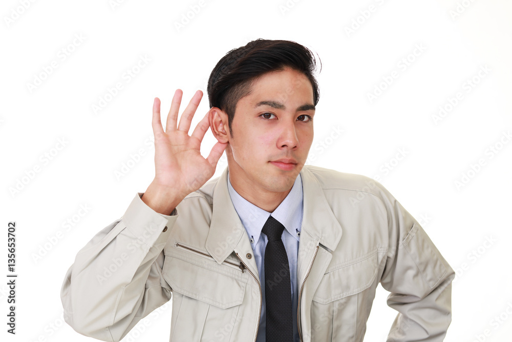 注意する宅配人
