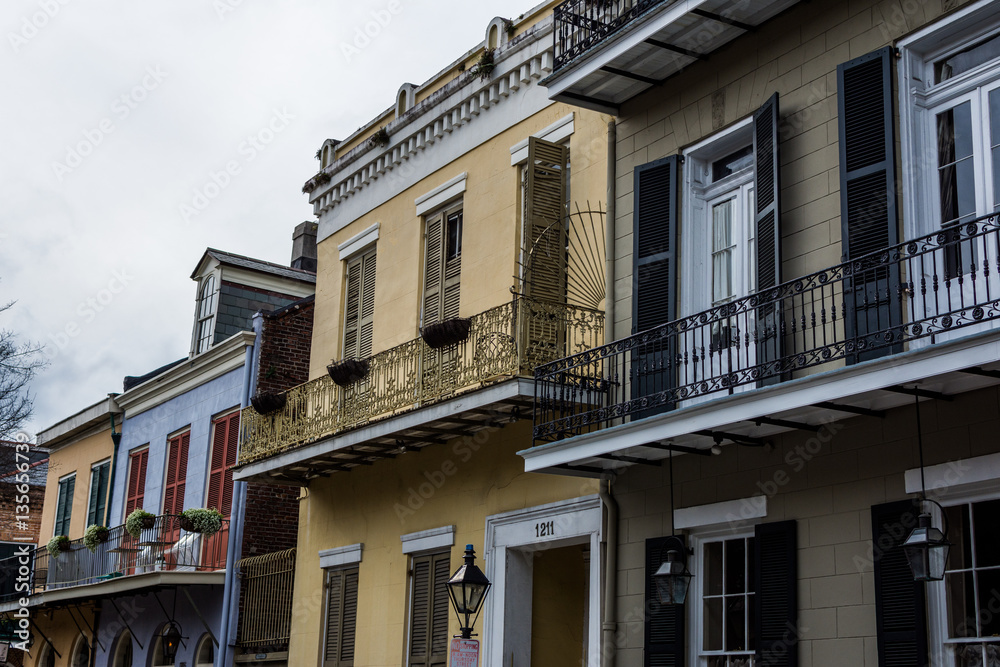 Fototapeta premium Downtown French Quarters in New Orleans, Louisiana on a Cloudy D