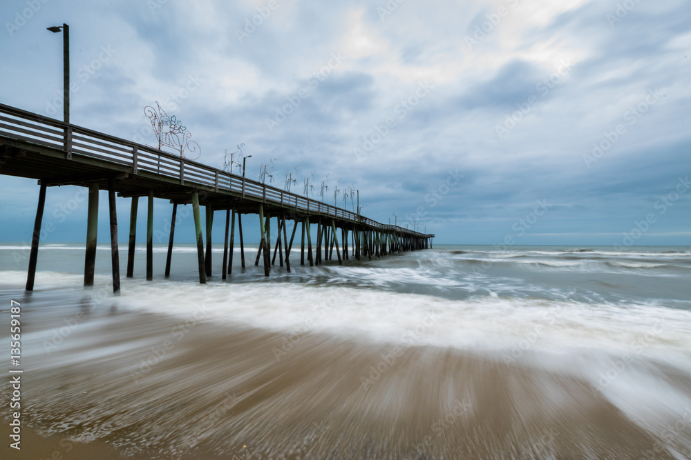 Obraz premium Ocean Front in Virginia Beach, Virginia during a Warm Fall Day