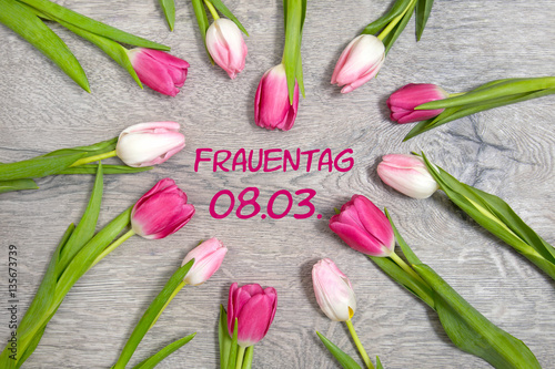Tulpen zum Frauentag