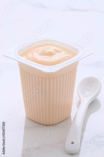 Wallpaper Mural plain french style yogurt Torontodigital.ca