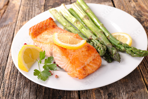 grilled salmon and asparagus