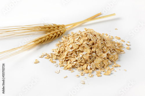pile of oat flakes