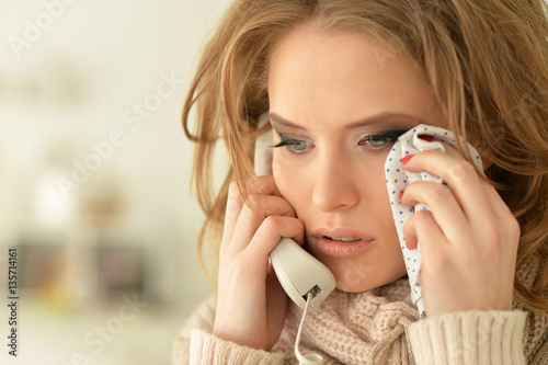 Принти на полотні crying young woman