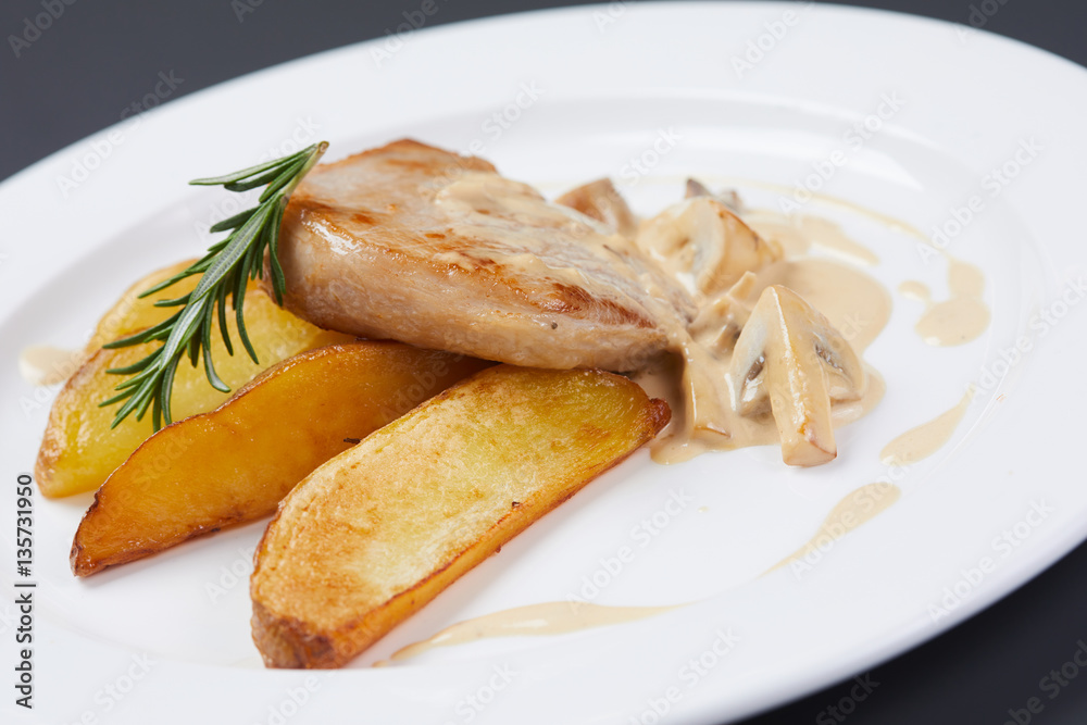 potatoes with pork and mushrooms potatoes with pork and mushrooms