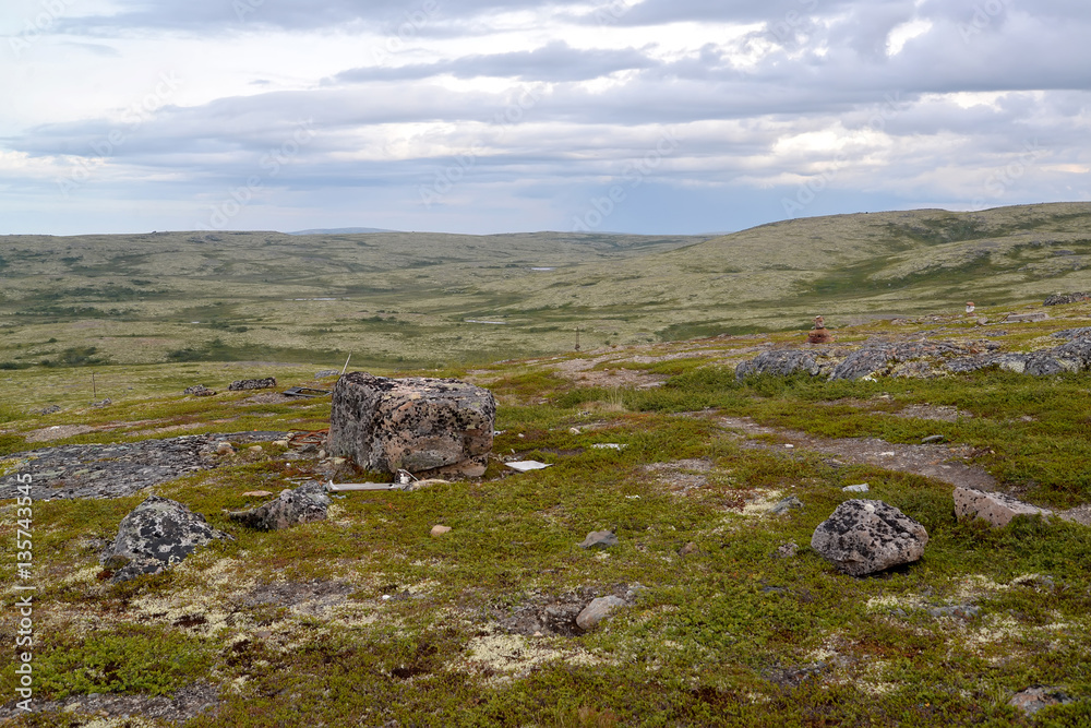 Φωτογραφία Scatterings of stones in the tundra in the north of the Kola Pen
