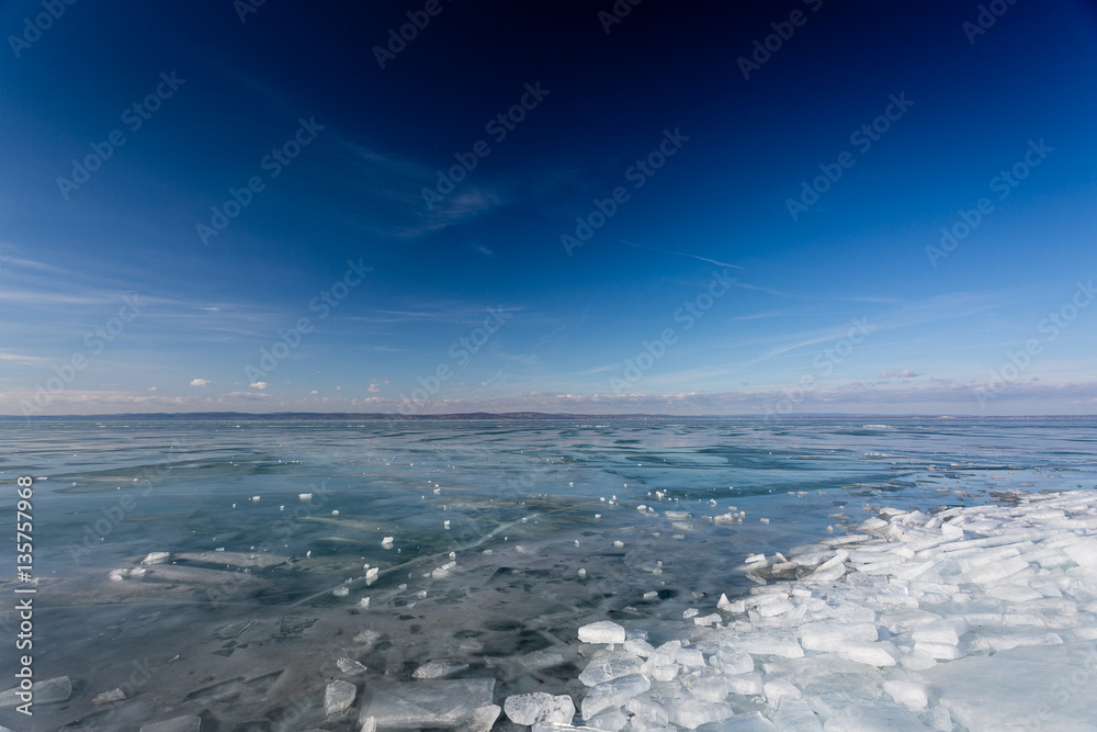 Fototapeta premium frozen lake Balaton