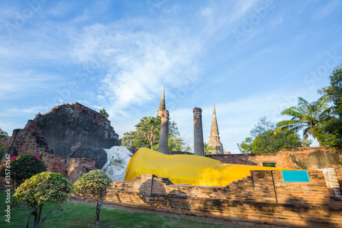 Wat Yai Chaimongkol photo