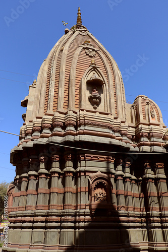 The Chhatris of Indore were built in the late 1800s in the memory of Holkar rulers and the tombs are built on the cremation spot of the Holkar rulers near Rajwada.