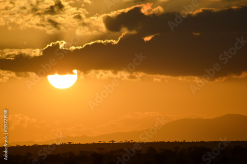 Sunset over the savanna © Demande Philippe