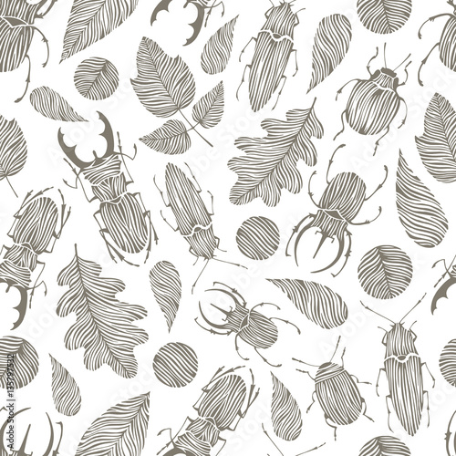 Vintage seamless pattern with hand drawn beetles and leaves. © Olga Skorobogatova