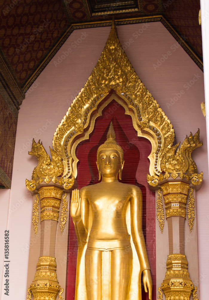 Fototapeta premium Phra Pathommachedi is the tallest stupa in the world in Nakhon Pathom, Thailand.