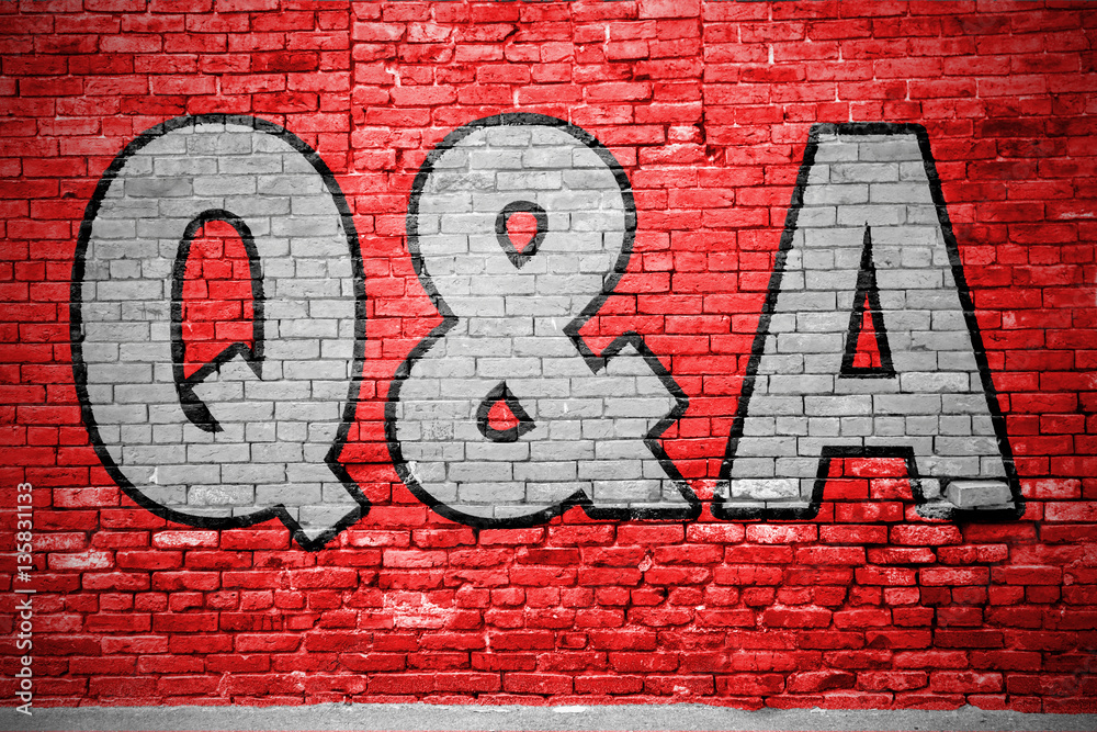 questions and answers (Q&A) Graffiti Ziegelsteinmauer Stock