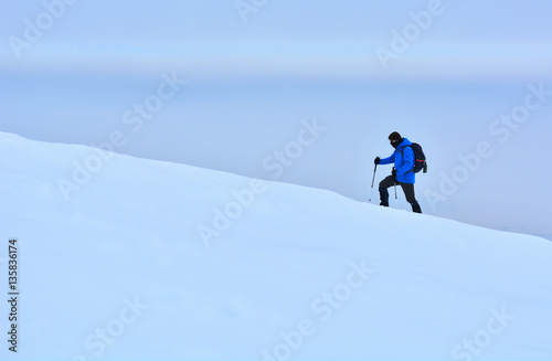Kar Üzerinde Zorlu Yolculuk