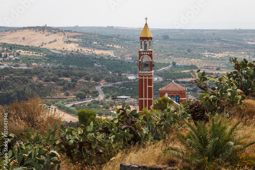 Quadro em tela Church on the hill in Paterno, Sicily island, Italy