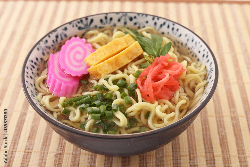 沖縄料理の沖縄そば