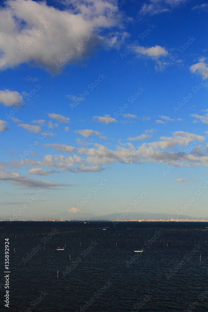 青空と海