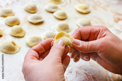 process for preparing ravioli with meat,
