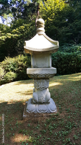 절안의 오래된 돌조각상(Korean old stone statue in garden)