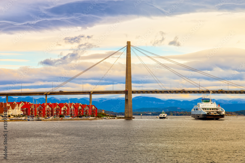 Obraz premium Stavanger panorama of the bridge in the background, Norway.