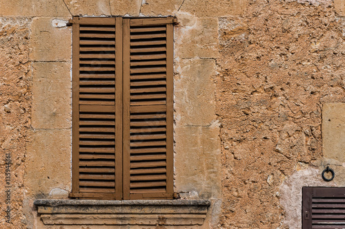 Fenster braun rustikal Haus Wand