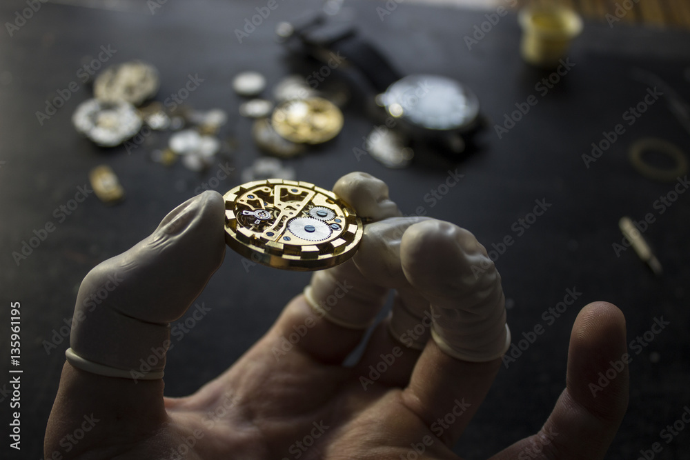 The proccess of repair mechanical watches The proccess of repair mechanical watches