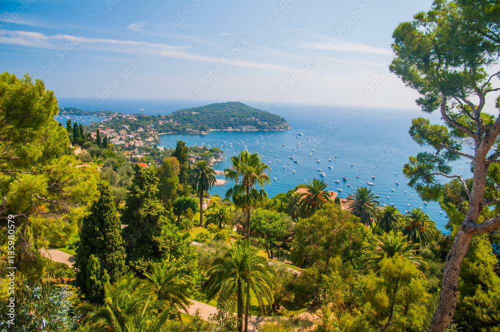 Obraz premium Saint Jean Cap Ferrat from the moyenne corniche