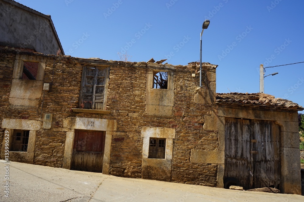 Samir de los Caños, a municipality located in the province of Zamora, Castile and León, Spain / Origins of Blanco Blanco and Fernandez Samir de los Caños, a municipality located in the province of Zamora, Castile and León, Spain / Origins of Blanco Blanco and Fernandez