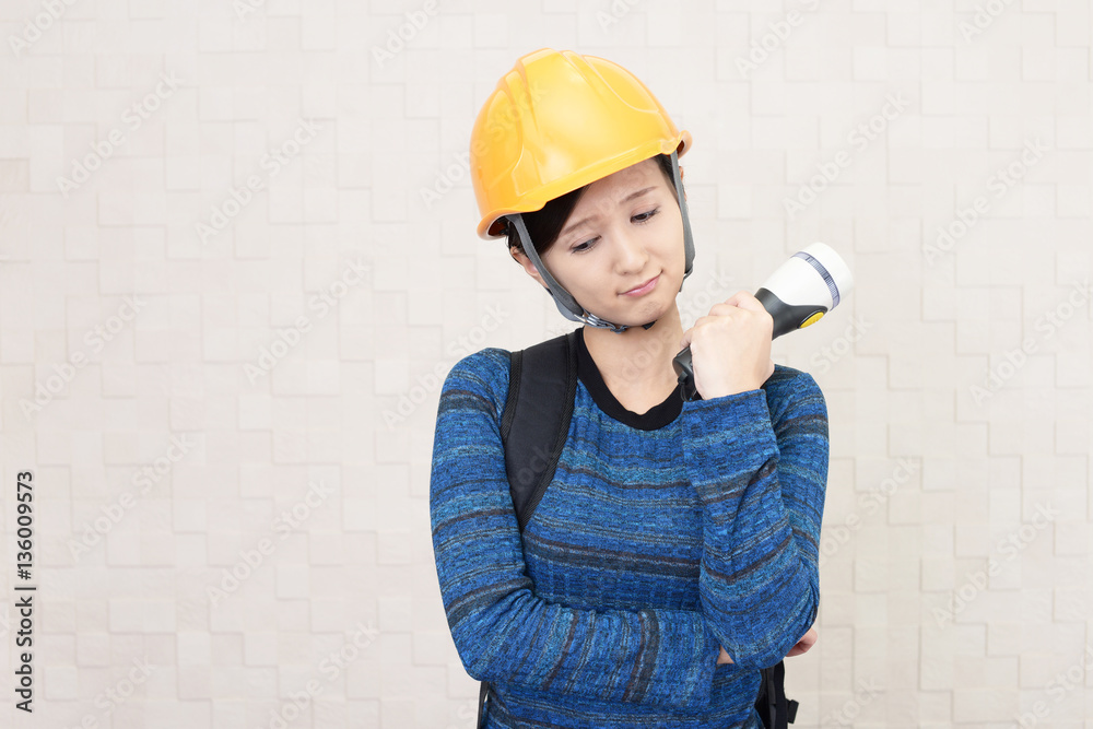 困惑した表情の女性 困惑した表情の女性