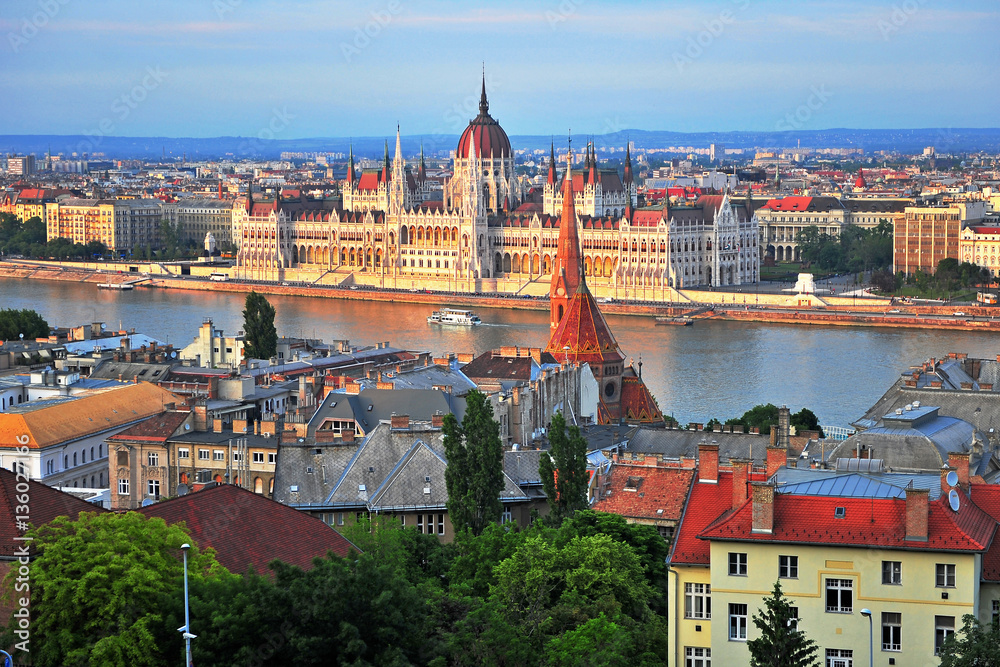 Obraz premium Budapest old town on sunset