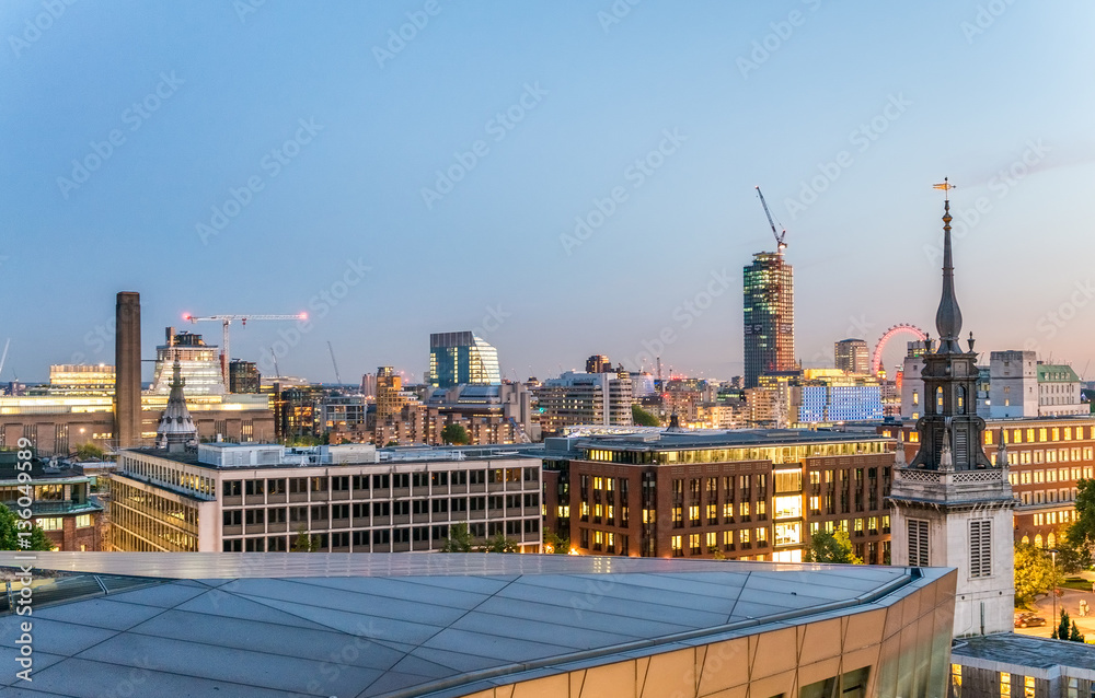 Fototapeta premium London skyline at sunset from rooftop, UK