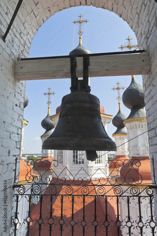 Obraz premium Bell on the bell tower of the Church of the Entry of the Lord into Jerusalem in Totma, Vologda Region, Russia