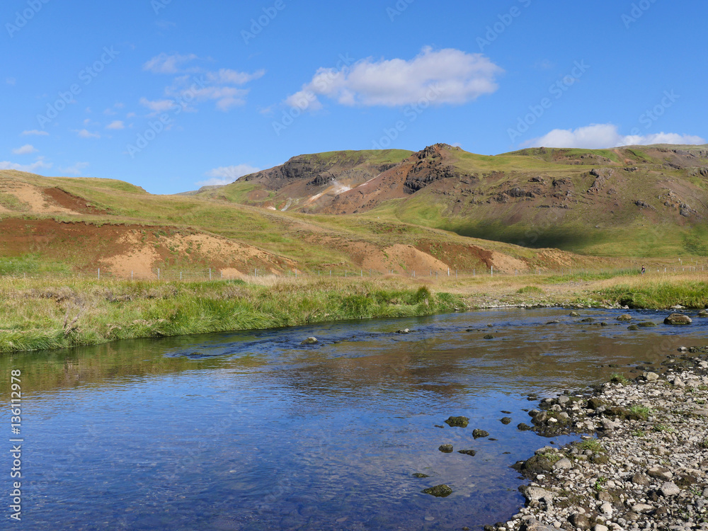 Landschaft im Geothermalgebiet von Hveragerði in Island