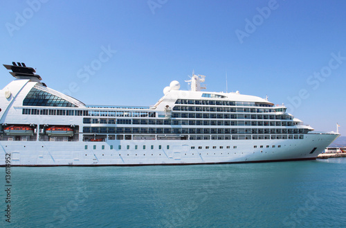Beautiful cruise ship and blue sea © Tanouchka