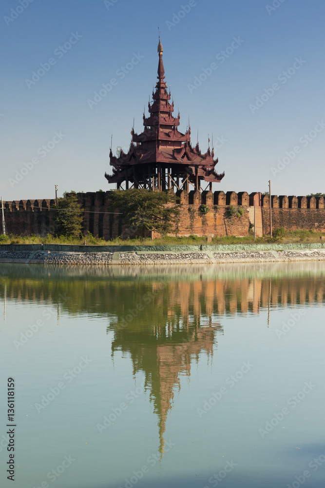 Obraz premium Guard tower in Burma's old capital Mandalay 