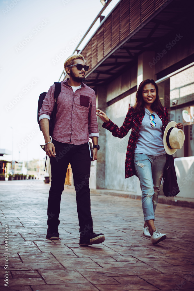Obraz premium Portrait of hipster couple walking in the street urban. 